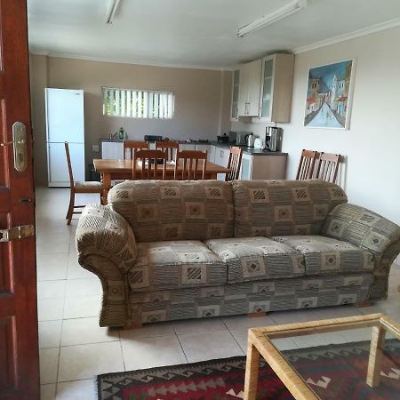 Daphne'S Place Apartment Hermanus Exterior photo