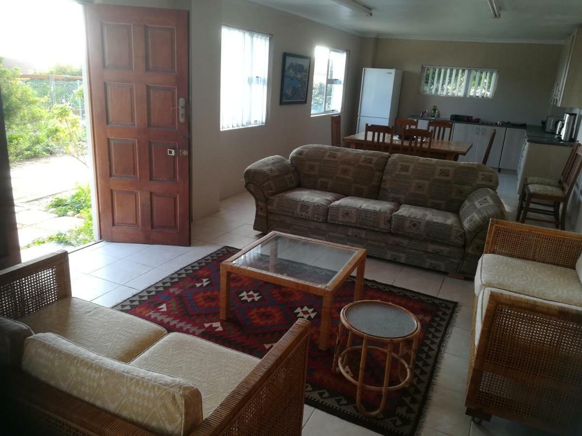 Daphne'S Place Apartment Hermanus Exterior photo